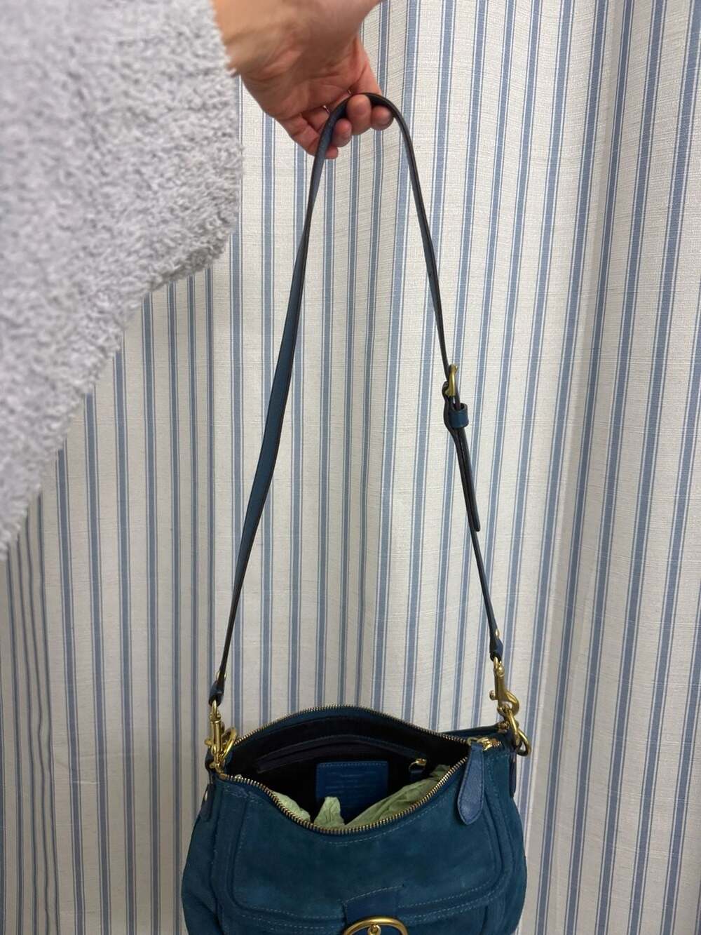 Coach Hamptons Buckle Suede Shoulder Bag Blue - Picture 4 of 4
